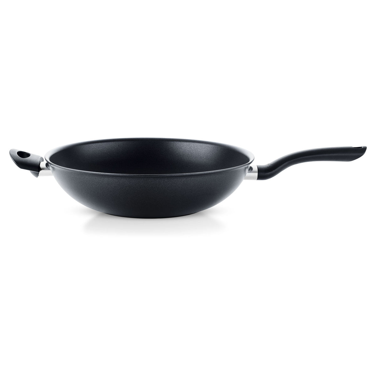 Fissler Cenit® Wok, 32 cm, black aluminum with non-stick coating and two handles - precisely crafted quality. White background.