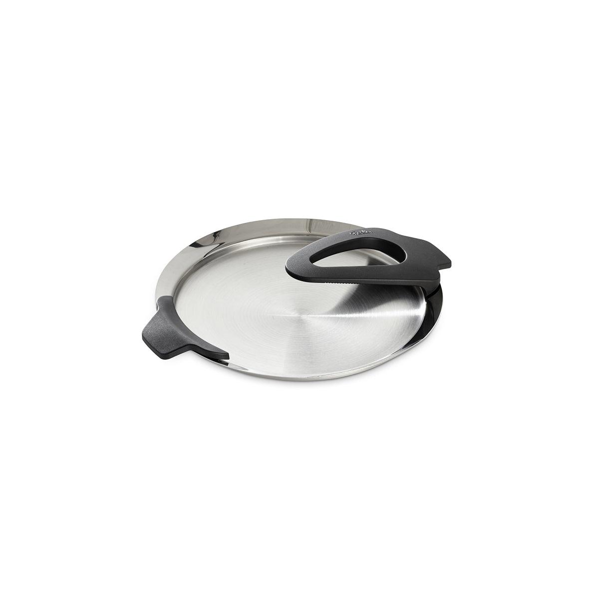 Fissler Intensa® black metal lid, 16 cm, precision-crafted with ergonomic black handle. German quality on a white background.