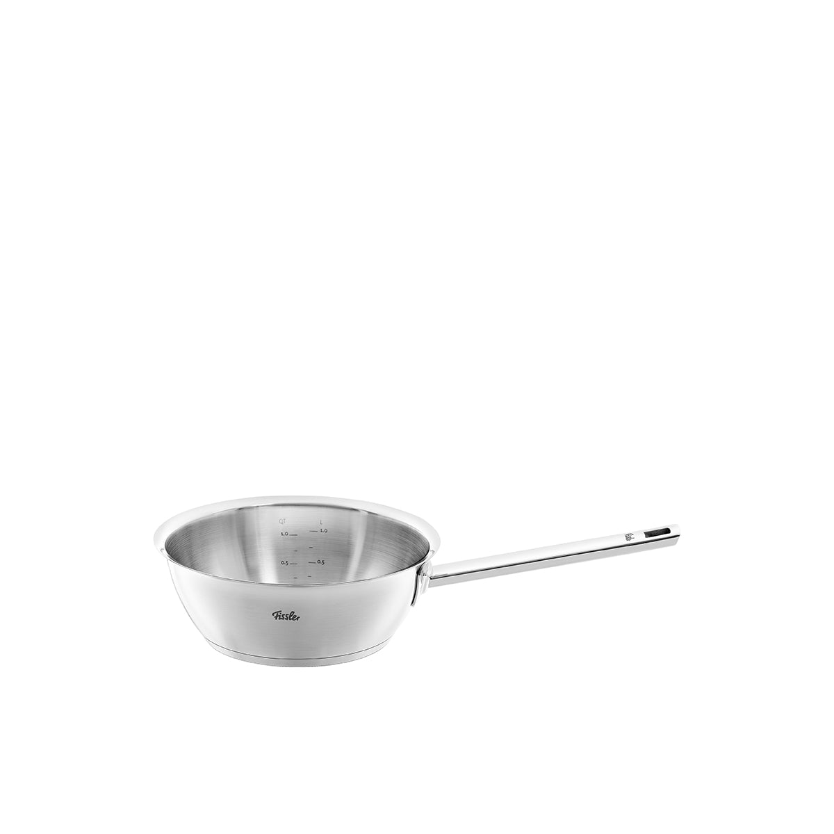 Hochwertige Sauteuse aus Edelstahl der Fissler Original-Profi Collection® (20 cm) mit Maßmarkierungen im Inneren, die unsere Tradition deutscher Präzisionstechnik und zeitlosen Designs widerspiegelt.